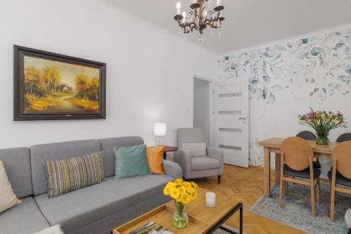 Luxury in Cozy Spacious Condo near Heart of Warsaw — 4-Star Luxury Hotel in Warsaw, Poland