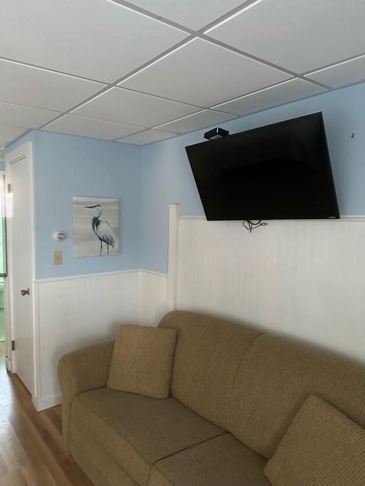 Vineyard Harbor Motel Private Beach - photo 181