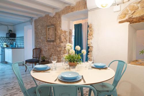Apartament de la Susanna Old Town Mezzanine — 4-Star Luxury Hotel in Tarragona, Spain