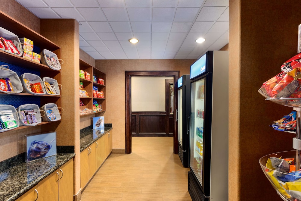 Hampton Inn & Suites Pharr - photo 17