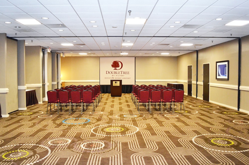 Doubletree by Hilton Houston Hobby Airport - photo 42
