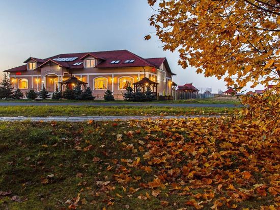 Dworek Różany Hotel & Restaurant in Namyslow, Poland