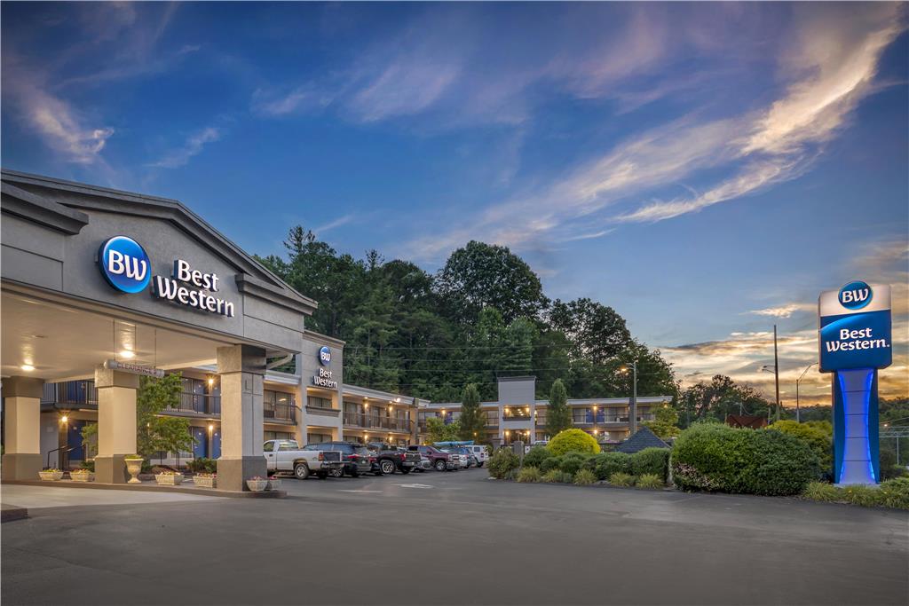 Best Western Asheville Blue Ridge Parkway - photo 31