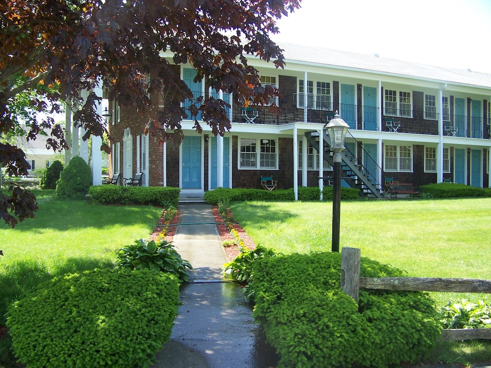 Colonial Village - photo 18