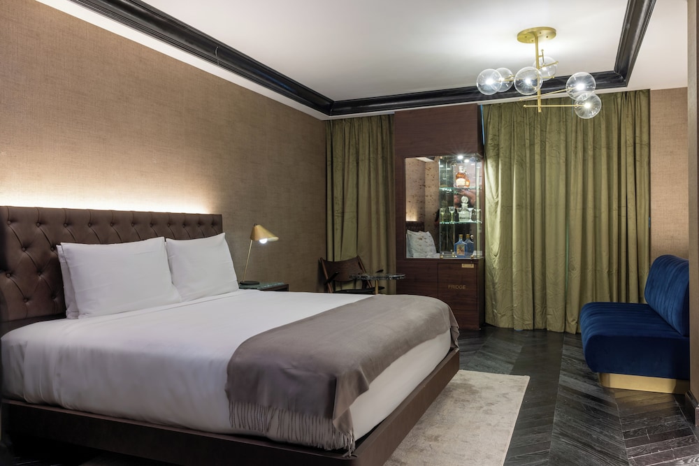 Whisky Hotel - photo 14