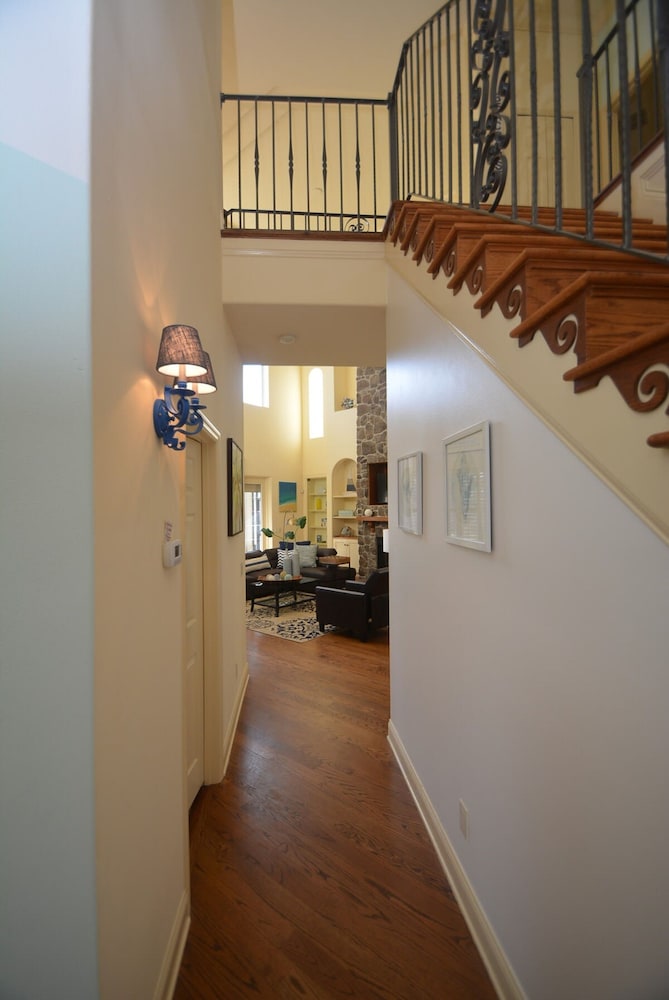 Ocean View Paradise Steps away from the Beach Will Accommodate Up To 10 People including 1 3 Fa - photo 10