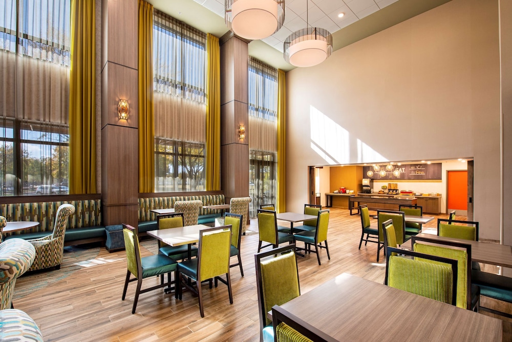 Hampton Inn & Suites Keller Town Center - photo 24