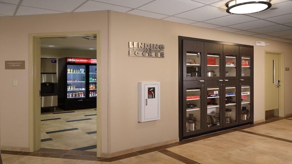 Candlewood Suites Newark South University Area by IHG - photo 16