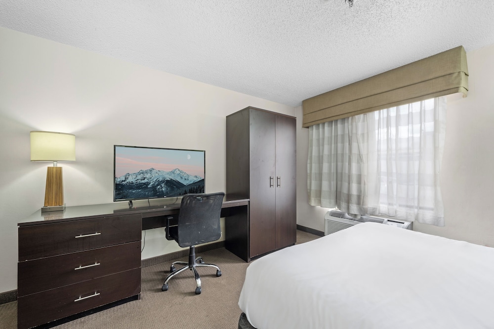 Baymont by Wyndham Fort Collins - photo 8