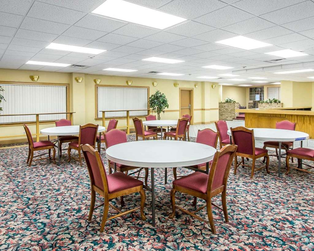 Econo Lodge Dalton West - photo 25
