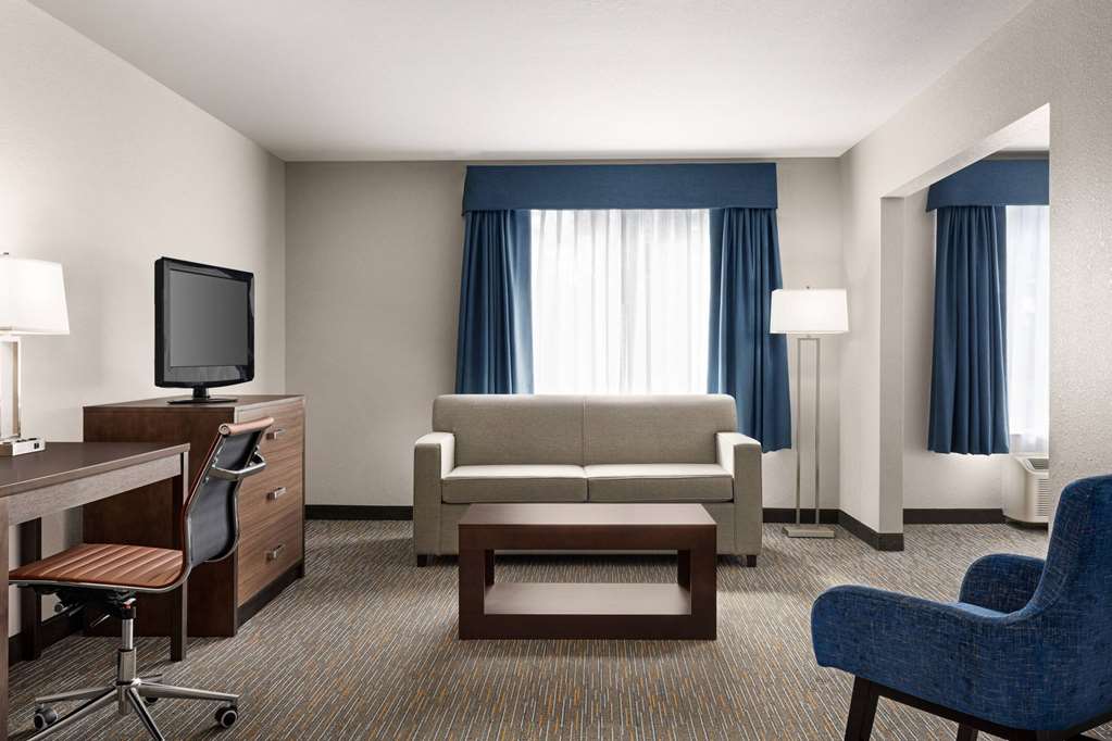 Wingate By Wyndham Southport - photo 15