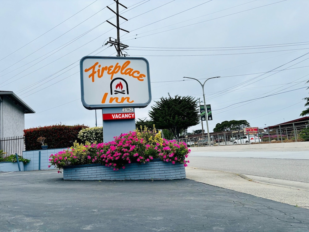 Monterey Fireplace Inn - photo 34