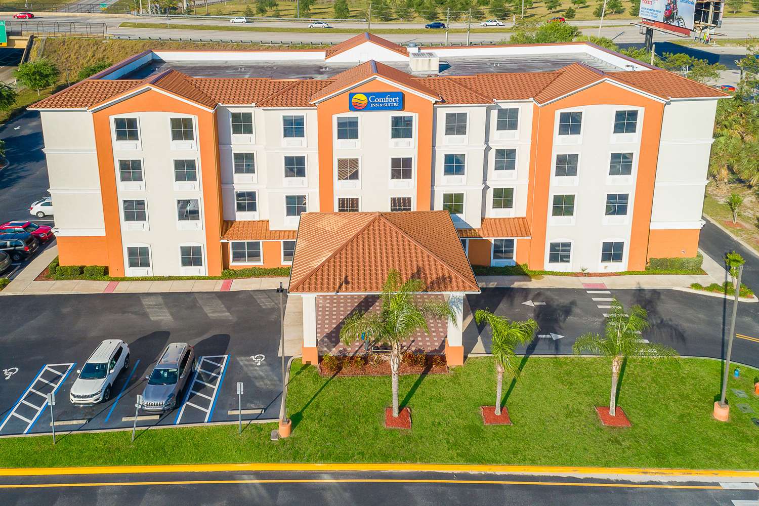 Comfort Inn and Suites Maingate South - photo 4