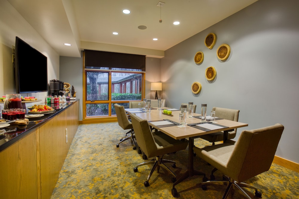 Cedarbrook Lodge - photo 23