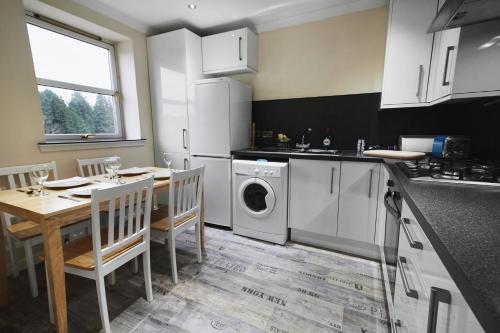 Thistle Apartments Albury Apartment — 4-Star Luxury Hotel in Aberdeen, United Kingdom