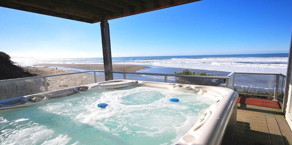Admiral's Beach Retreat - photo 18
