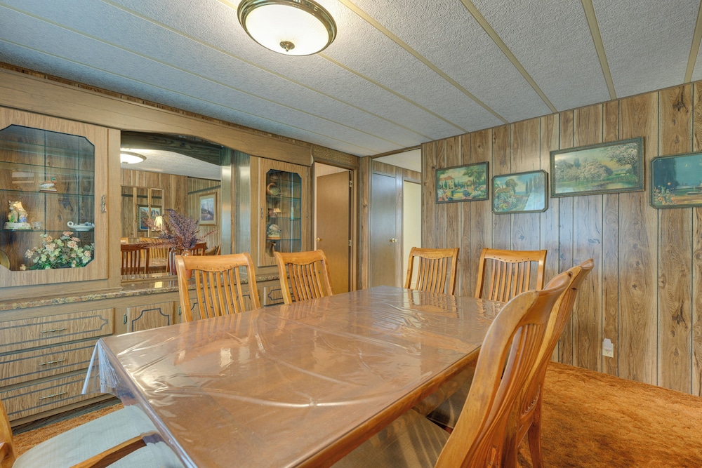 Cozy Salmon Home with Mountain Views and River Access — Salmon — photo 2