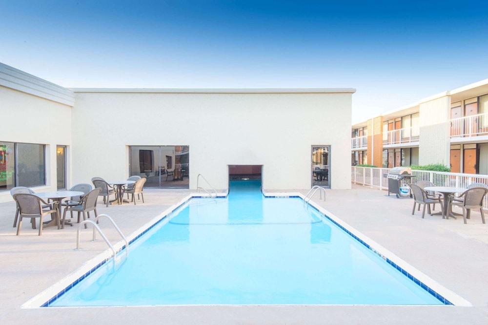 Days Inn by Wyndham Altus - photo 13