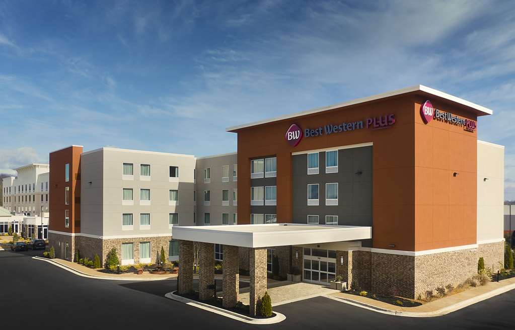 Best Western Plus Desoto - carbon neutral hotel in Olive Branch