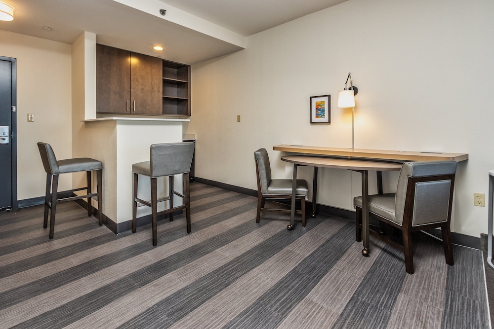 Holiday Inn Hotel & Suites Memphis Wolfchase Galleria by IHG - photo 21