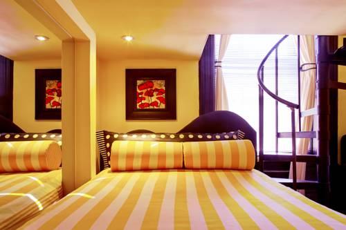 The International Cozy Inn - photo 5