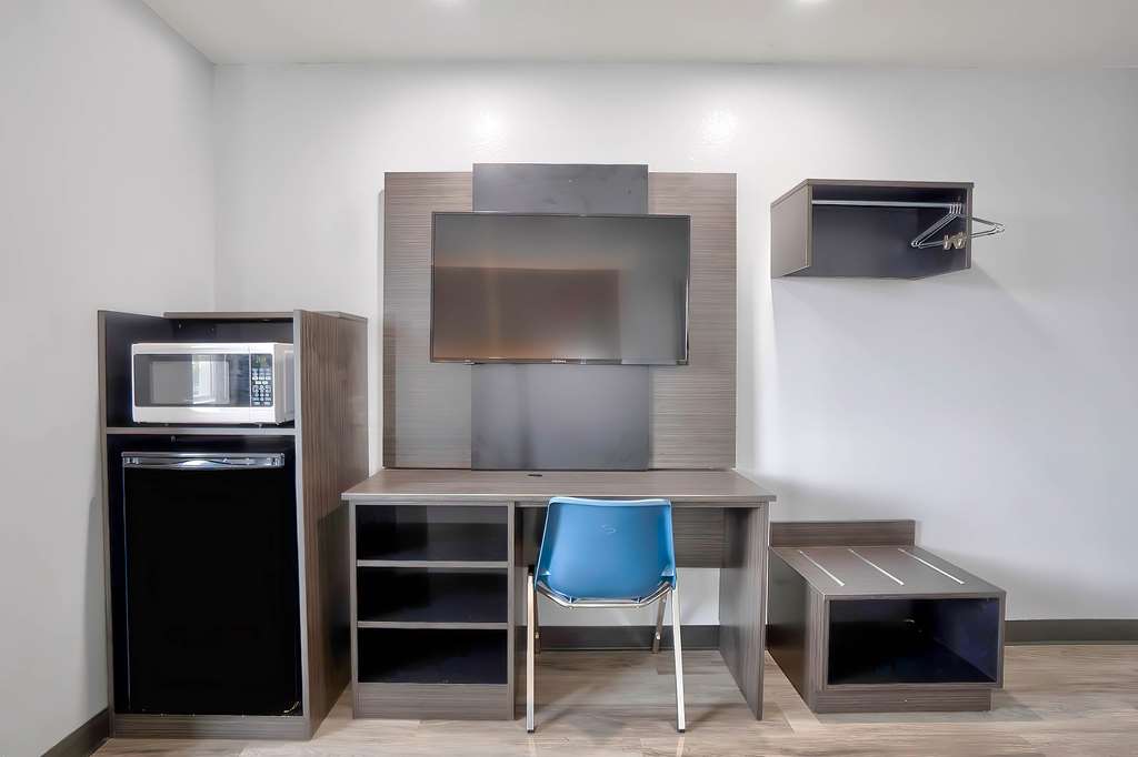Motel 6 Benbrook TX Fort Worth - photo 18