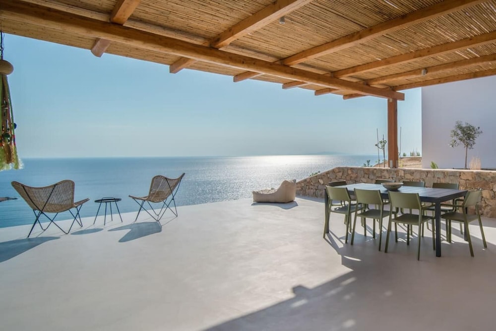 Infinity View Villa Agios Ioannis Serifos — 4-Star Luxury Hotel in Serifos, Greece