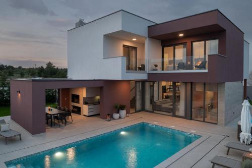 New Villa 55 Vrsi heated pool jacuzzi sauna — 4-Star Luxury Hotel in Vrsi, Croatia