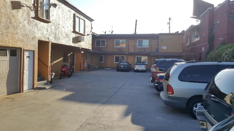 Central Inn Motel on 41 Street - photo 8