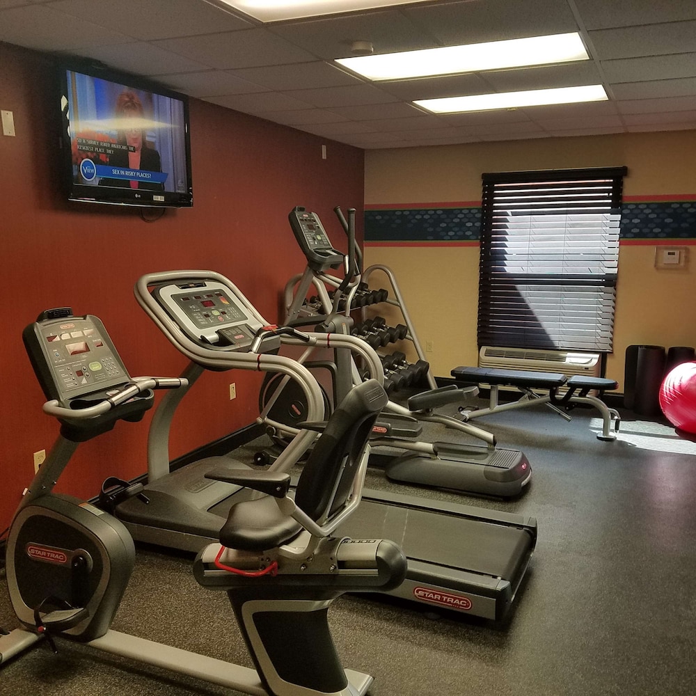 Hampton Inn & Suites Kansas City Merriam - photo 38