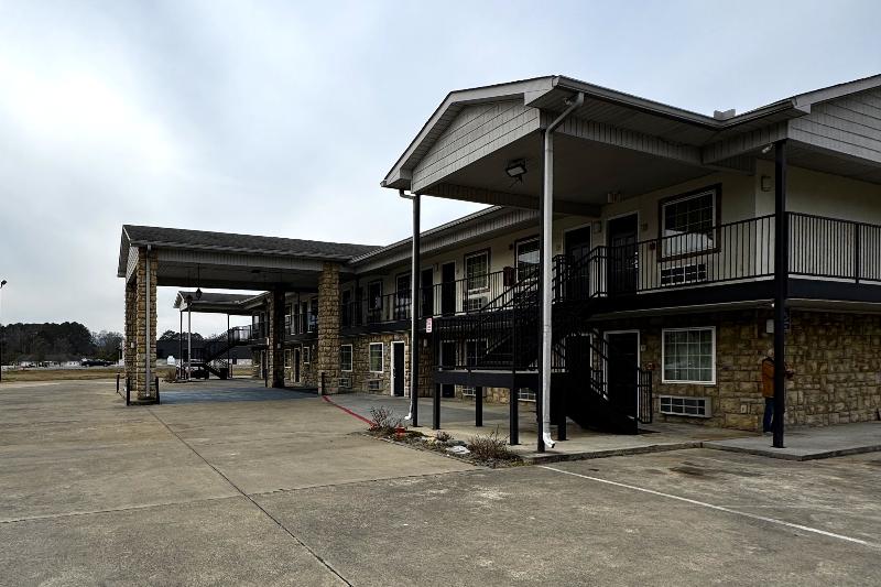 General Bragg Inn & Suites Chickamauga pet-friendly hotel Chickamauga