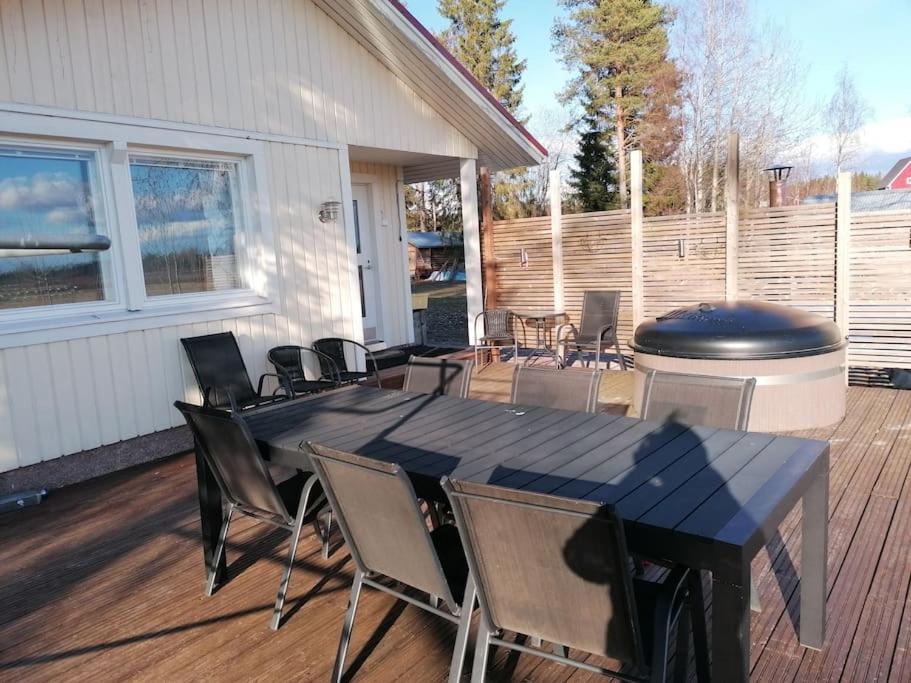 Viihtyisä saunamökki päärakennuksen takana oma rauha in Nivala, Finland