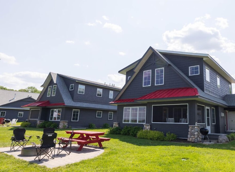 Quarterdeck Resort & Restaurant - photo 70