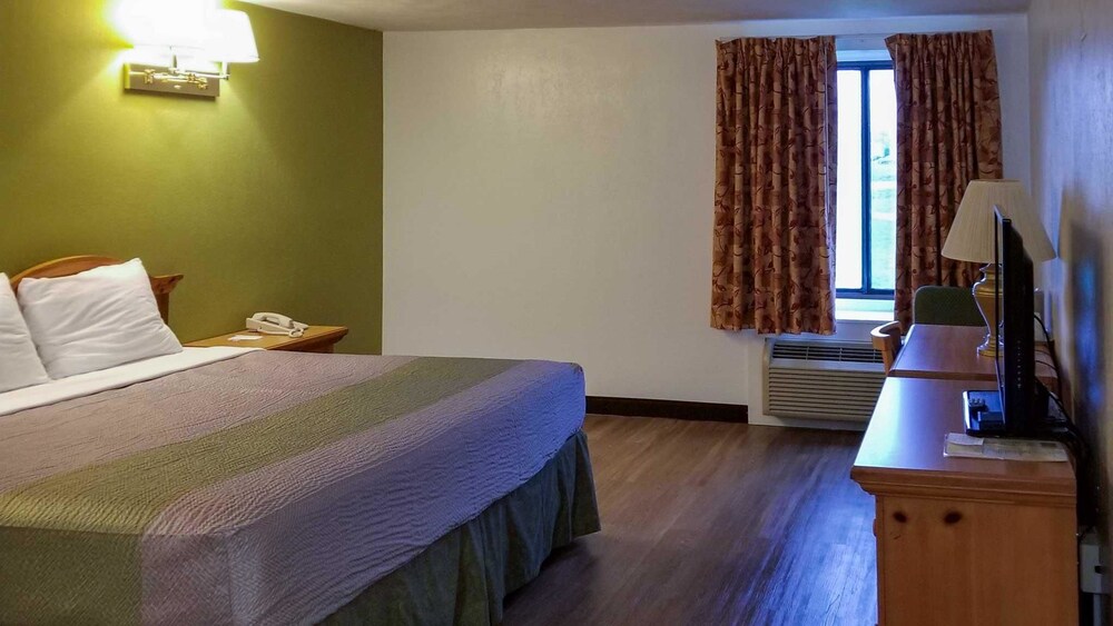 Motel6 Oriskany NY - photo 37