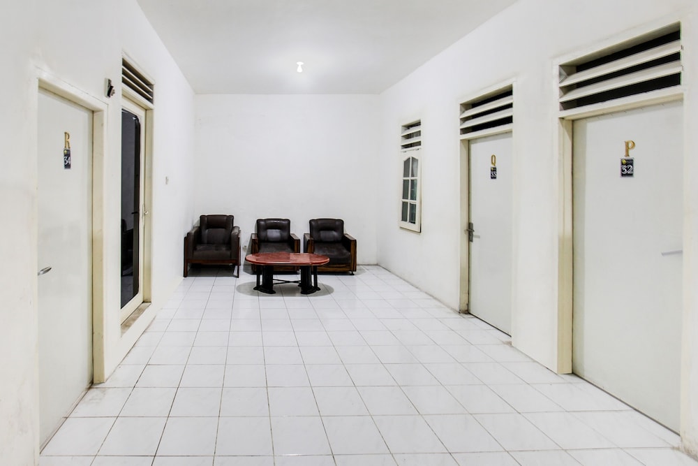 OYO 91391 Mutiara Syariah 3 in Mataram, Indonesia