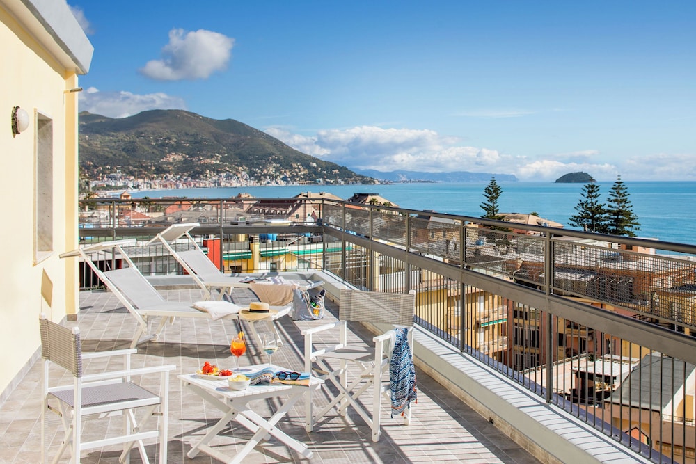 Hotel Tritone - carbon neutral hotel in Laigueglia