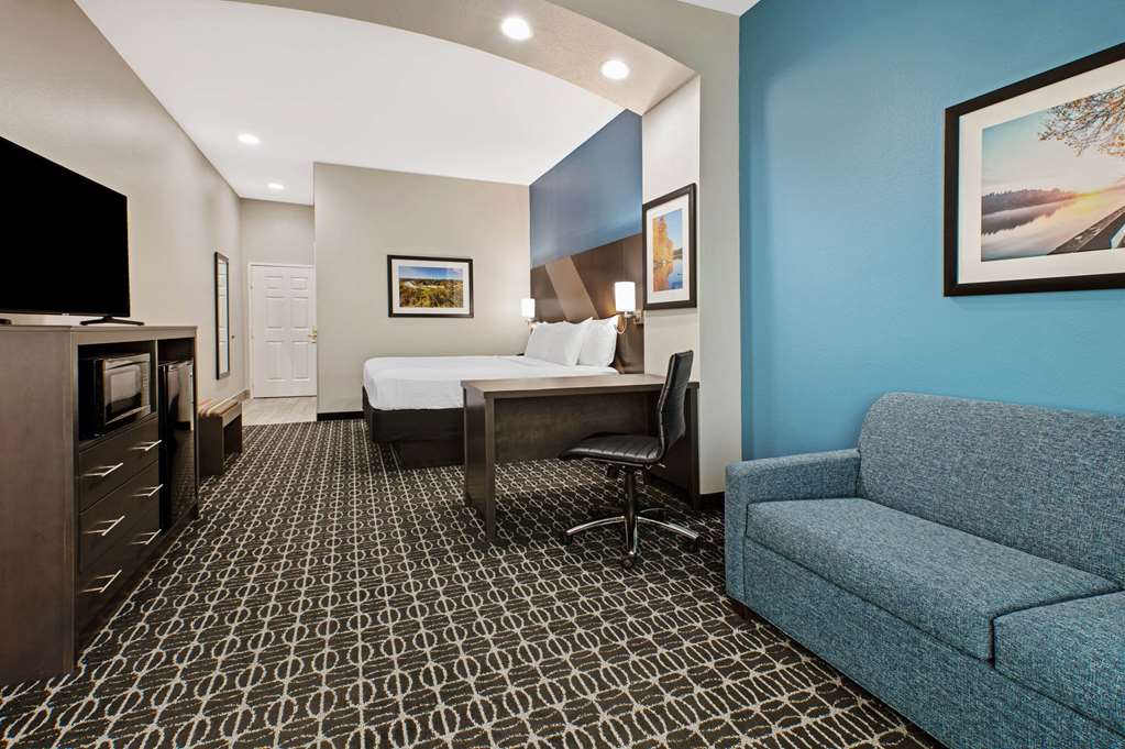 La Quinta Inn & Suites by Wyndham Sulphur Springs - photo 23