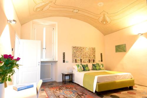 Agriturismo Cascina Graziosa — 4-Star Luxury Hotel in Casalino, Italy