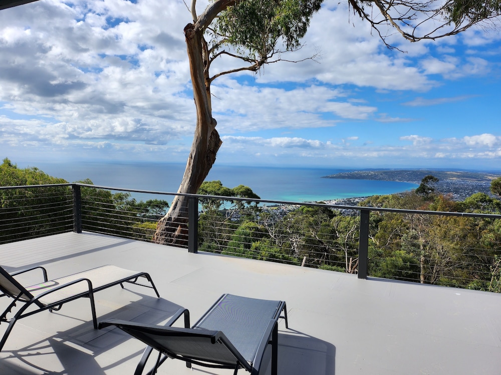 Arthurs Holiday Villa — 4-Star Luxury Hotel in Melbourne, Australia