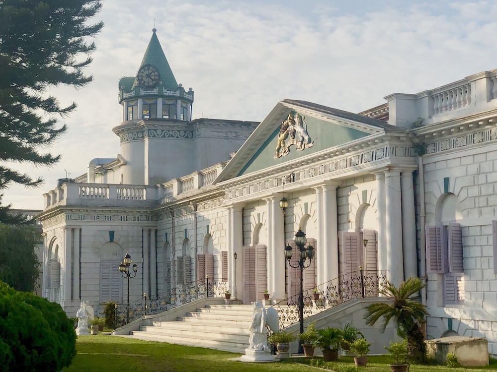 Cossimbazar Palace of the Roys Rajbari - carbon neutral hotel in Baharampur