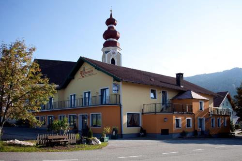 Kirchenwirt Irrsdorf Familie Schinwald — hotel in Strasswalchen