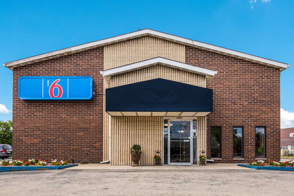 Motel 6 Madison WI East - photo 2