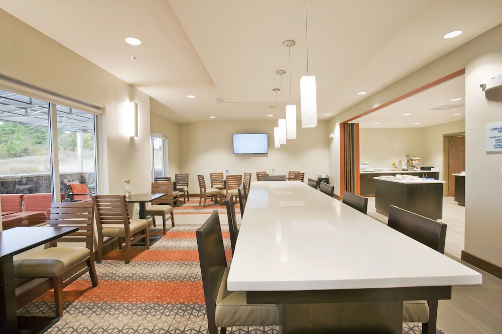 Holiday Inn Express & Suites Hot Springs by IHG - photo 31