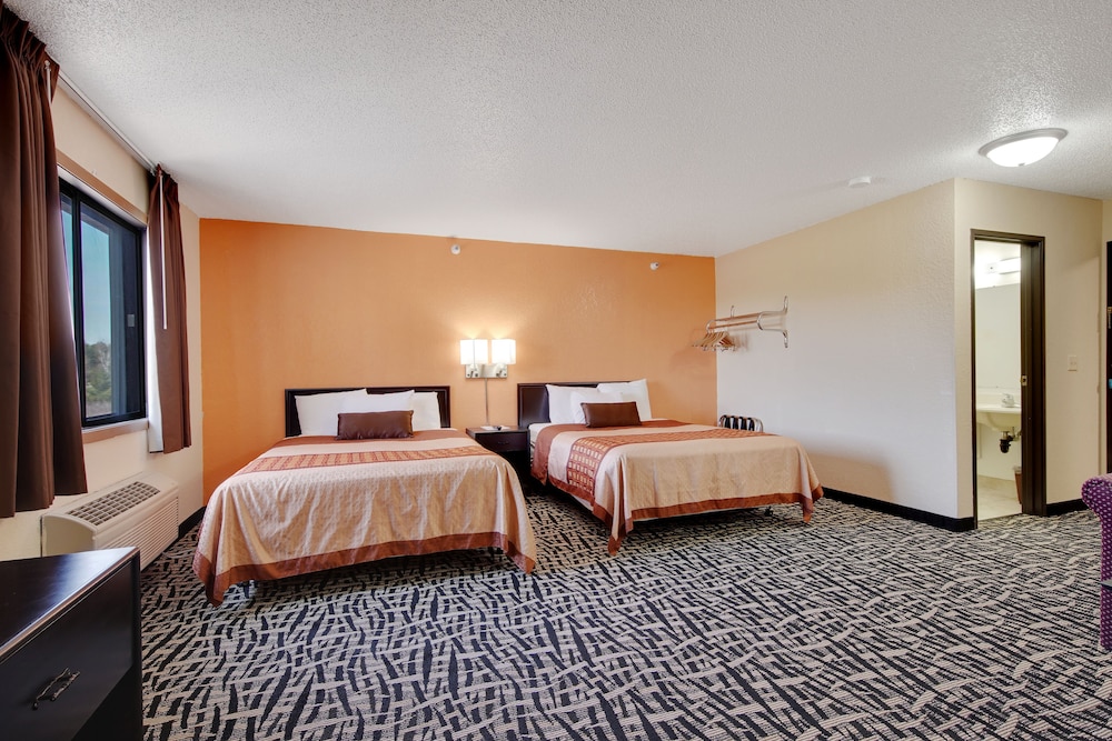 Americas Best Value Inn Finlayson - photo 9