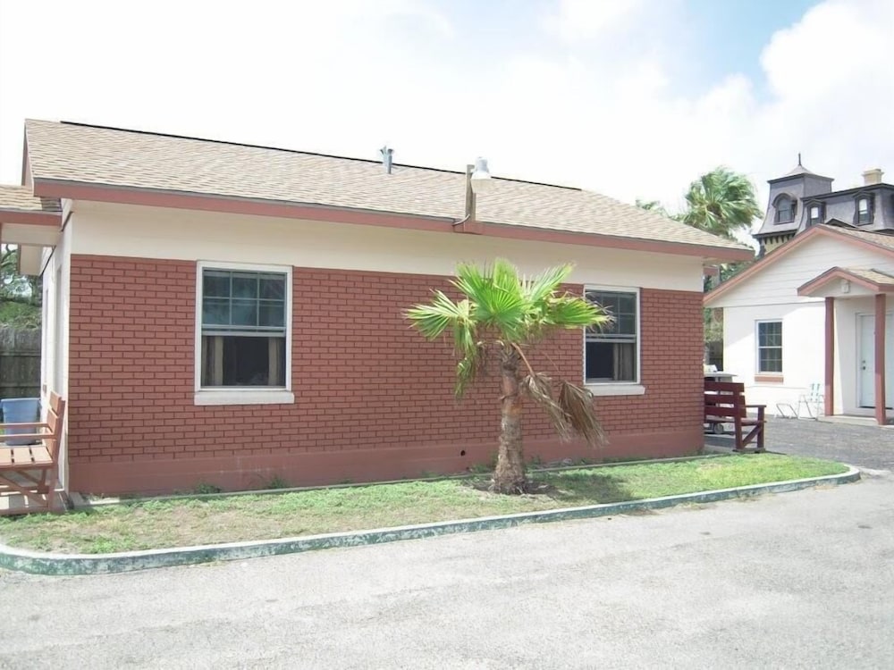 Bayfront Cottages - photo 2