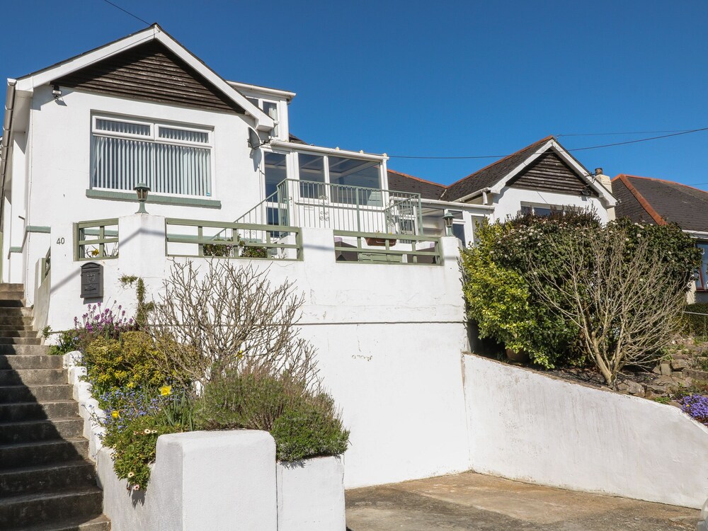 Pebble Lodge — 4-Star Luxury Hotel in Paignton, United Kingdom