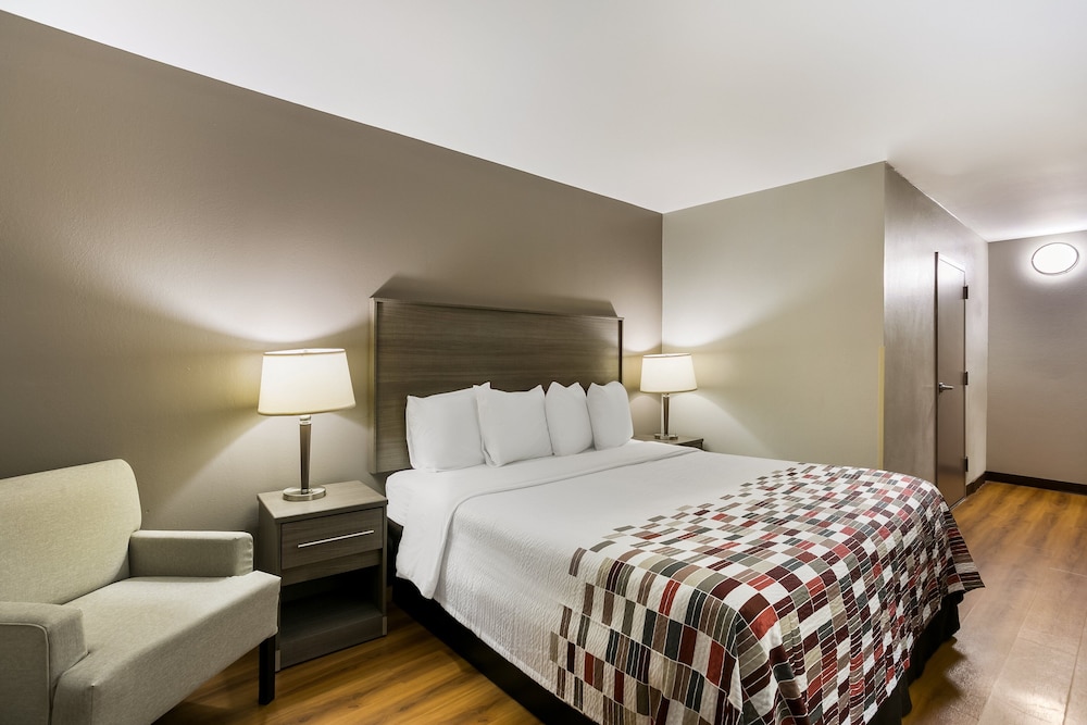 Red Roof Inn Denver - photo 12