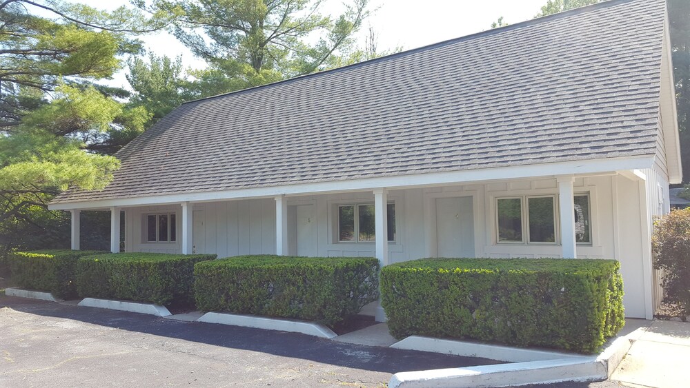 Captain's Quarters Motel - photo 44