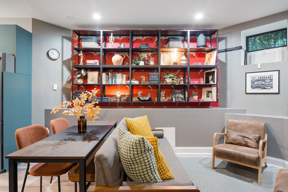 Wrigleyville Suites - photo 37