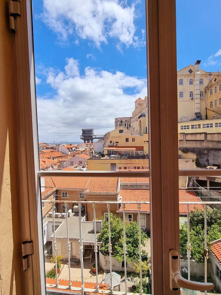 Bons Dias - carbon neutral hotel in Lisbon